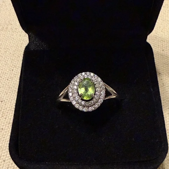 ROYAL PERIDOT CUBIC ZIRCONIA STERLING SILVER WOMEN RING SIZE 10